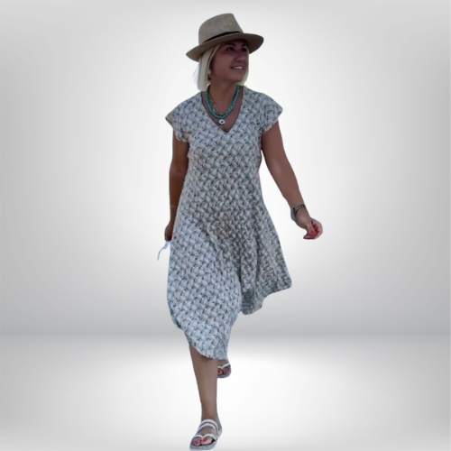 Leonie – Dress with V-neck and loose silhouette