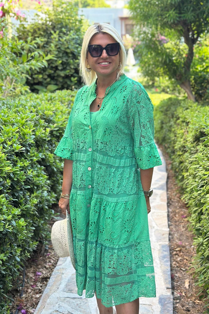 Mirelle – Timeless dress with refined details