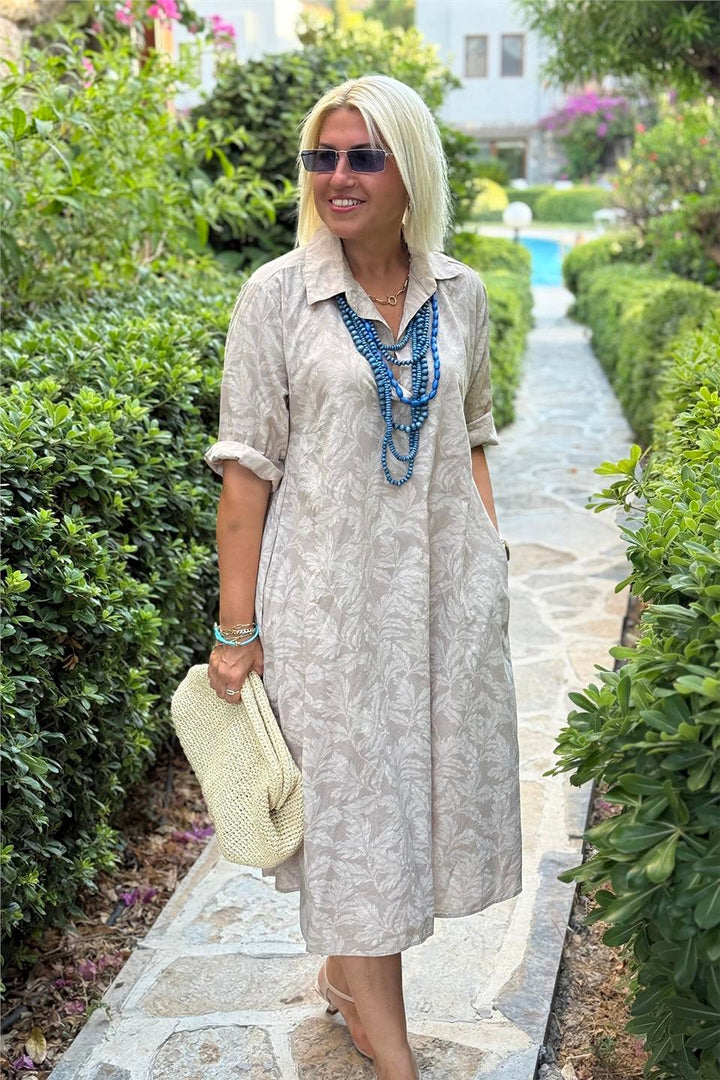 Nora – Dress with Leaf Pattern and Relaxed Look