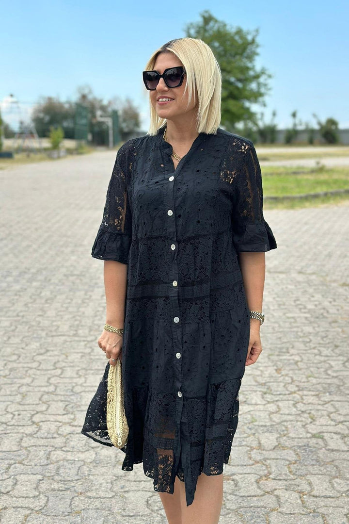 Mirelle – Timeless dress with refined details