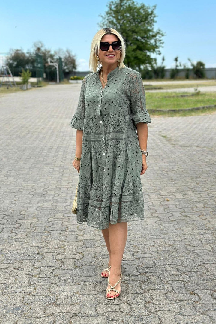 Mirelle – Timeless dress with refined details